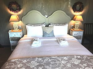 Deluxe suite with pool view