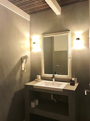 Deluxe suite with pool view